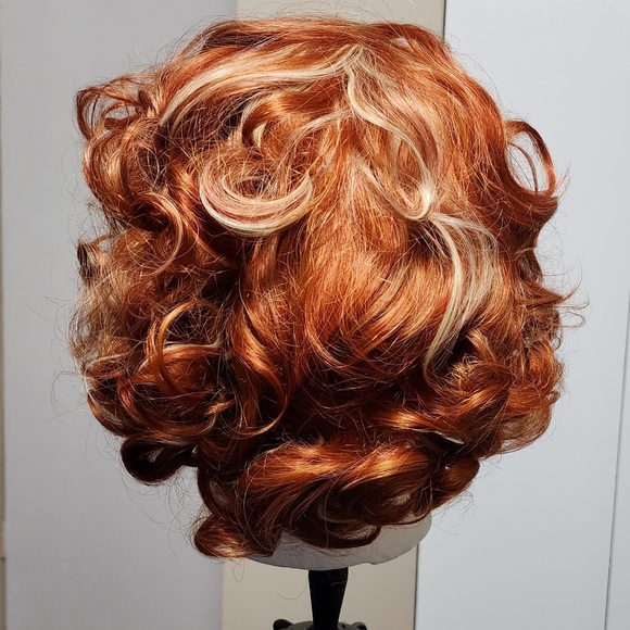 Lacefront short synthetic wig - Picture 4 of 5